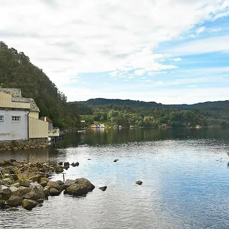 Two-bedroom Holiday In 2 Appartement