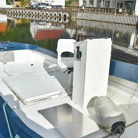 Two-bedroom Holiday In 2 *